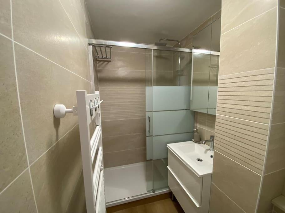 Sea-View - Wifi - Parking Apartment Сикс-Фор-ле-Плаж Екстериор снимка
